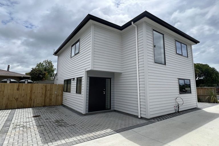 Photo of property in 30a Durham Street, Te Atatu Peninsula, Auckland, 0610