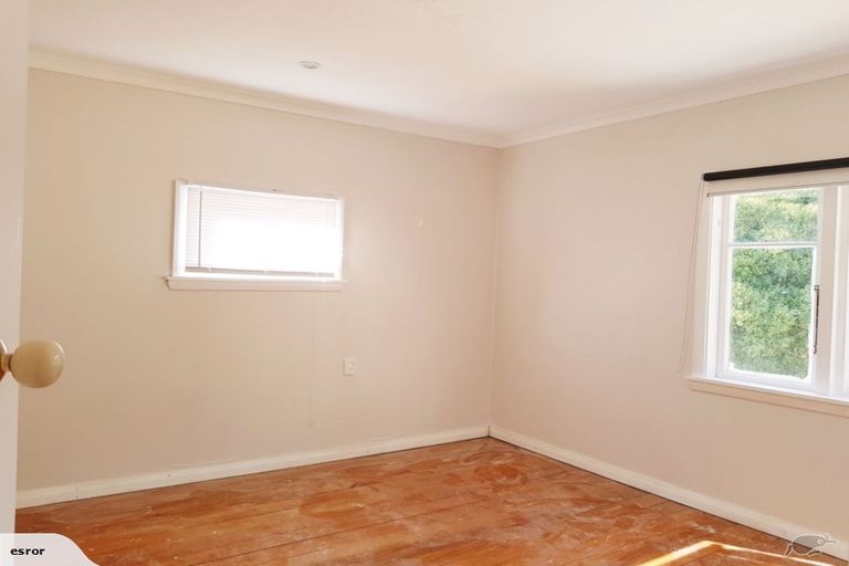 Photo of property in 52 Chamberlain Road, Karori, Wellington, 6012