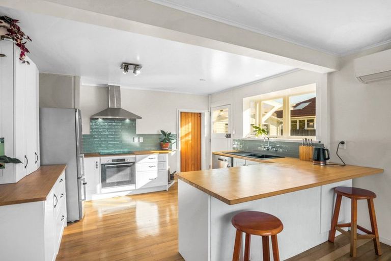 Photo of property in 29 Beach Road, North New Brighton, Christchurch, 8083