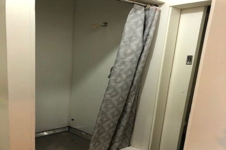 Photo of property in 82 Rolleston Street, Mount Cook, Wellington, 6021