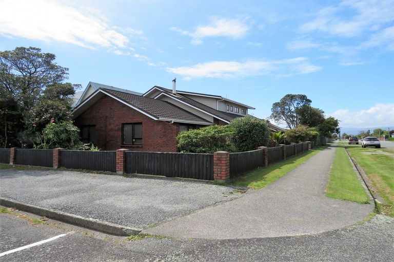 Photo of property in 17 Henley Street, Westport, 7825
