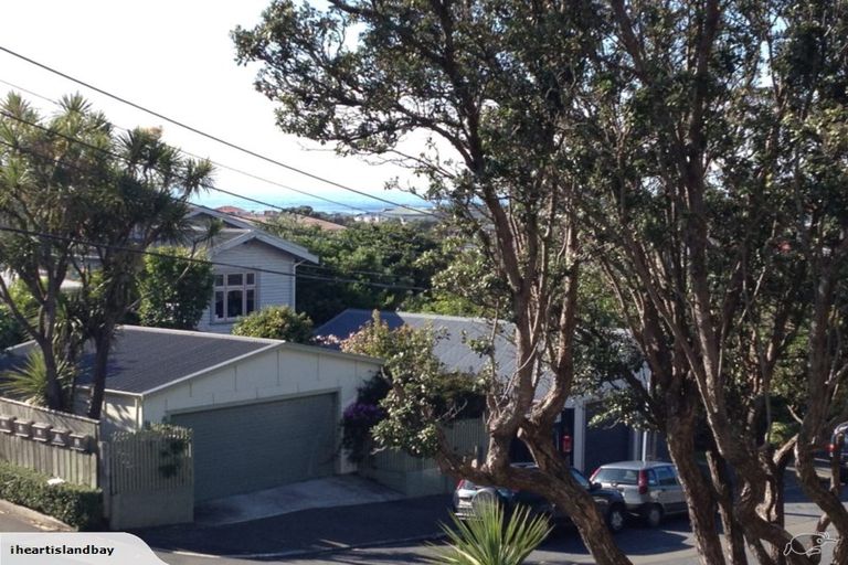 Photo of property in 2 Severn Street, Island Bay, Wellington, 6023