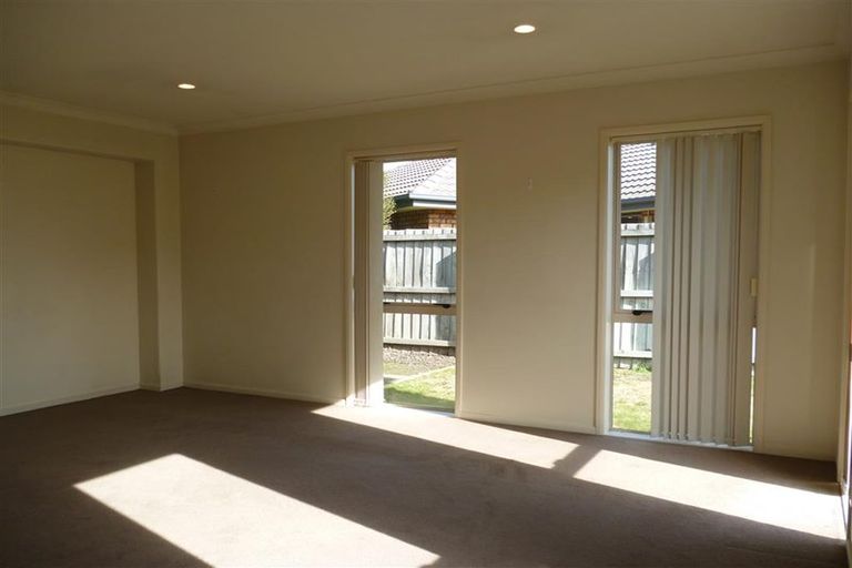 Photo of property in 20 Linkwater Way, Parklands, Christchurch, 8083