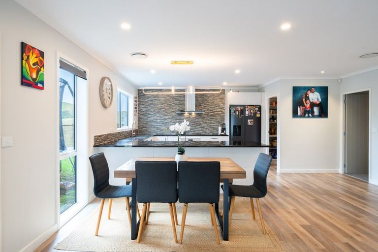 Photo of property in 42 Atherton Terrace, Churton Park, Wellington, 6037