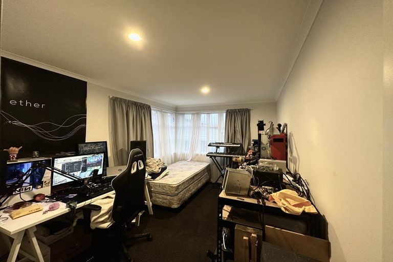 Photo of property in 571a Queen Street East, Levin, 5510