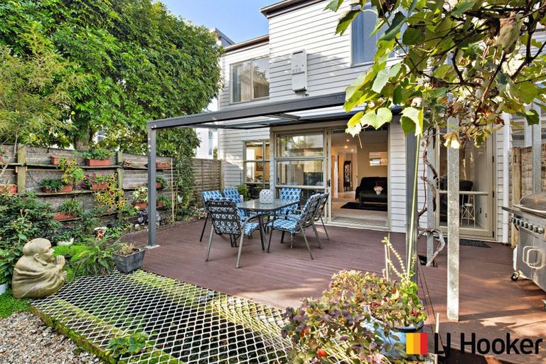 Photo of property in 30 Reins Road, Takanini, 2112