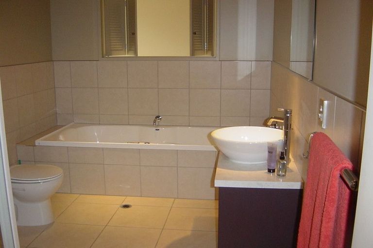 Photo of property in 2/121 Bishop Street, St Albans, Christchurch, 8014