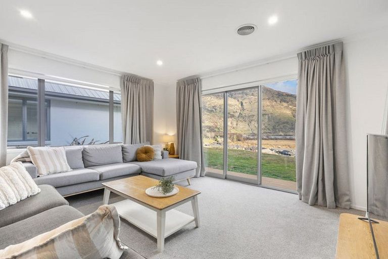 Photo of property in 3 Shipton Court, Lower Shotover, Queenstown, 9304