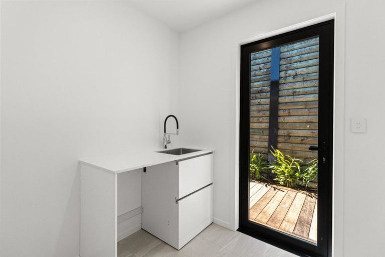 Photo of property in 228a Heta Road, Merrilands, New Plymouth, 4312