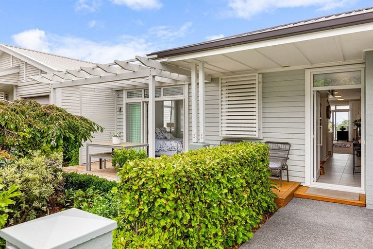 Photo of property in 52 Landmark Terrace, Orewa, 0931