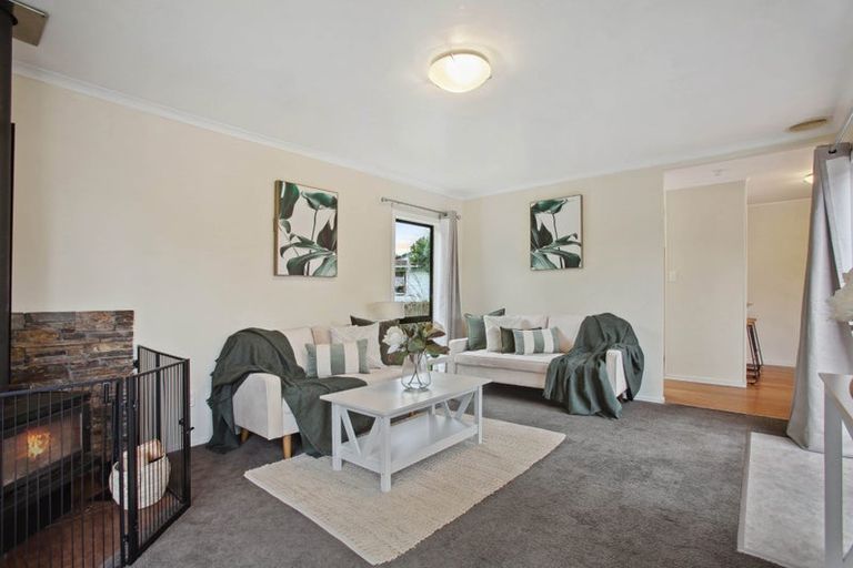 Photo of property in 82 Glen Road, Ranui, Auckland, 0612