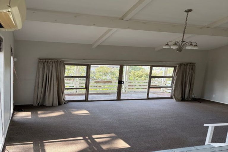 Photo of property in 224 Glamorgan Drive, Northcross, Auckland, 0630