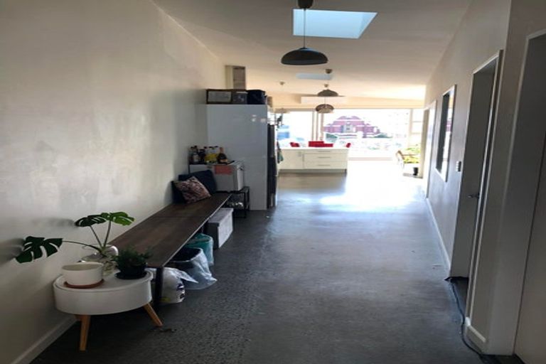 Photo of property in 25u5 Home Street, Mount Victoria, Wellington, 6011