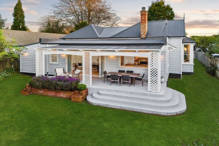 Photo of property in 16 Hamilton Road, Cambridge, 3434