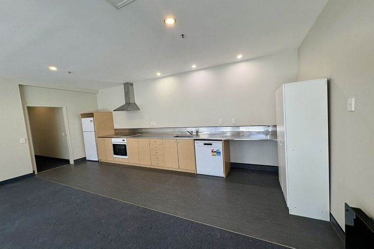Photo of property in Hanson House, 2/27 Hanson Street, Mount Cook, Wellington, 6021
