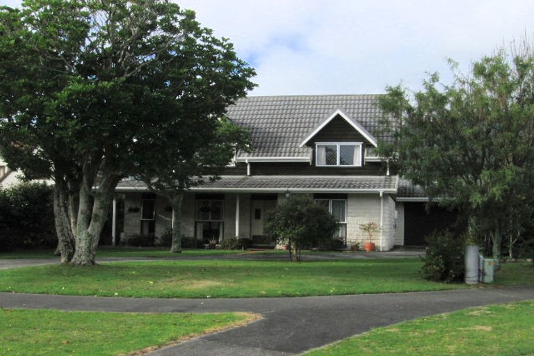 Photo of property in 3 Manu Grove, Waikanae, 5036