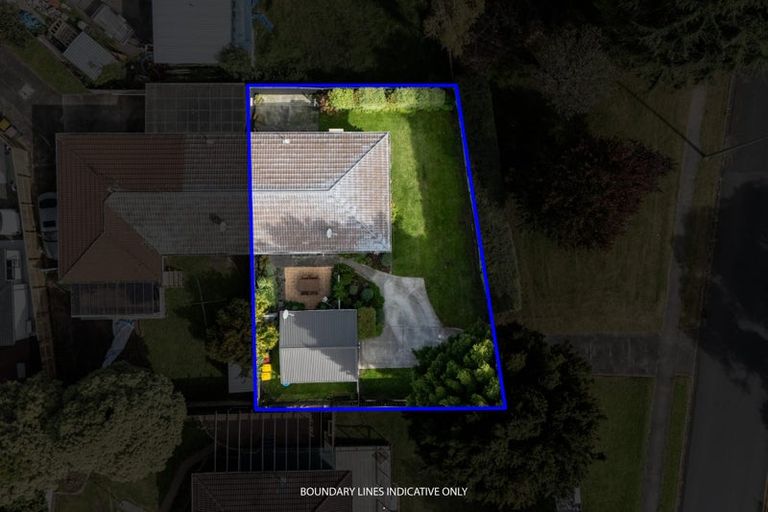Photo of property in 2/15 Gloaming Place, Conifer Grove, Takanini, 2112