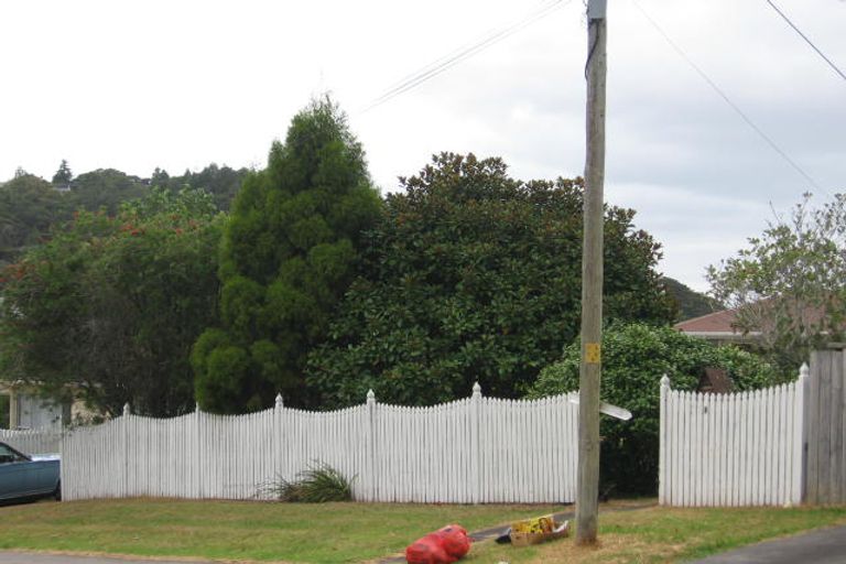 Photo of property in 9 Kahika Road, Birkdale, Auckland, 0626