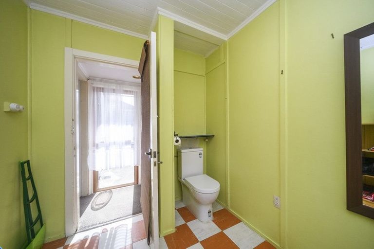 Photo of property in 19 Franklin Avenue, Hokowhitu, Palmerston North, 4410