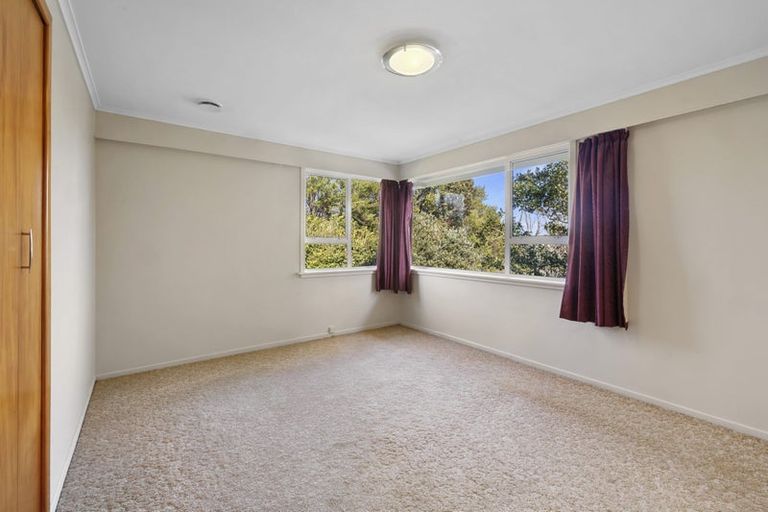 Photo of property in 11 Cumberland Street, Merrilands, New Plymouth, 4312
