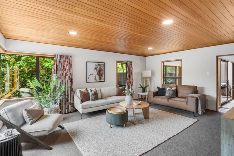 Photo of property in 16 Felstead Place, Avonhead, Christchurch, 8042