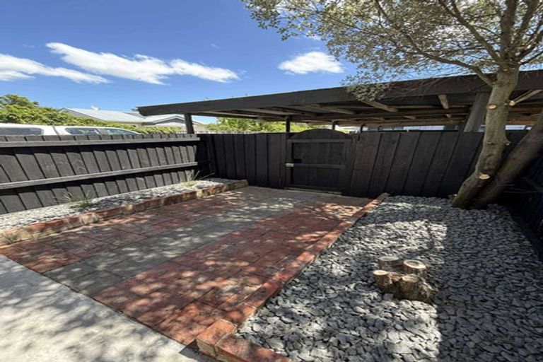 Photo of property in 2/86 Picton Avenue, Riccarton, Christchurch, 8011