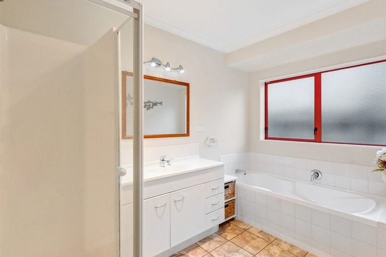 Photo of property in 15 San Priamo Place, Paraparaumu Beach, Paraparaumu, 5032