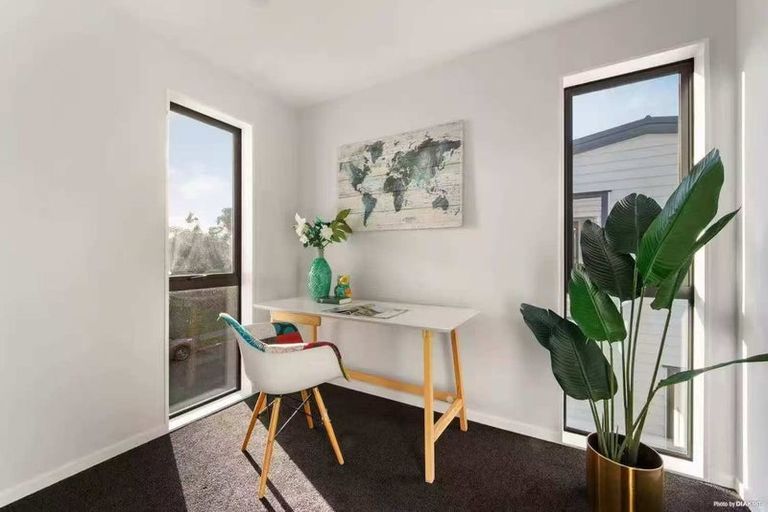 Photo of property in 4a Blue Gum Rise, Sunnyhills, Auckland, 2010