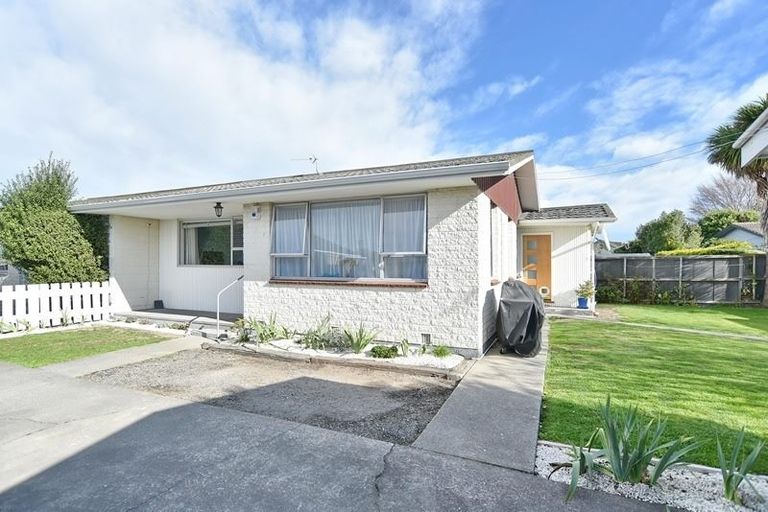 Photo of property in 90 Springs Road, Hornby, Christchurch, 8042