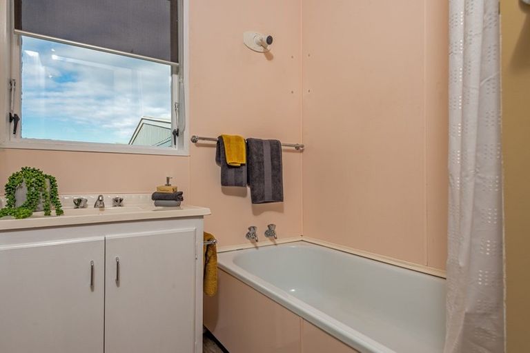 Photo of property in 174 Hendersons Line, Kelvin Grove, Palmerston North, 4470