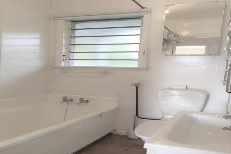 Photo of property in 3/10a Fenwick Avenue, Milford, Auckland, 0620