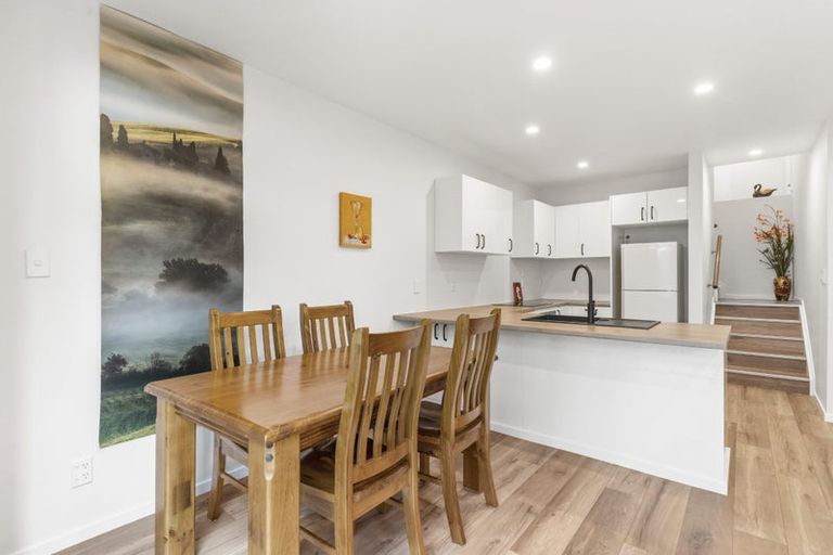 Photo of property in 12/20 Schnapper Rock Road, Schnapper Rock, Auckland, 0632