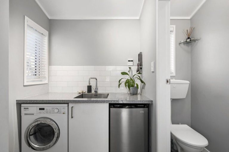 Photo of property in 9/354 Muritai Road, Eastbourne, Lower Hutt, 5013