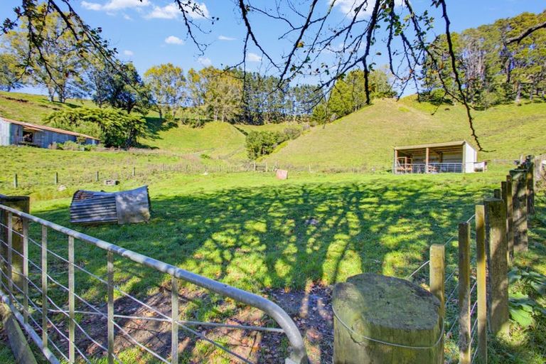 Photo of property in 822 Motukawa Road, Tarata, Inglewood, 4387