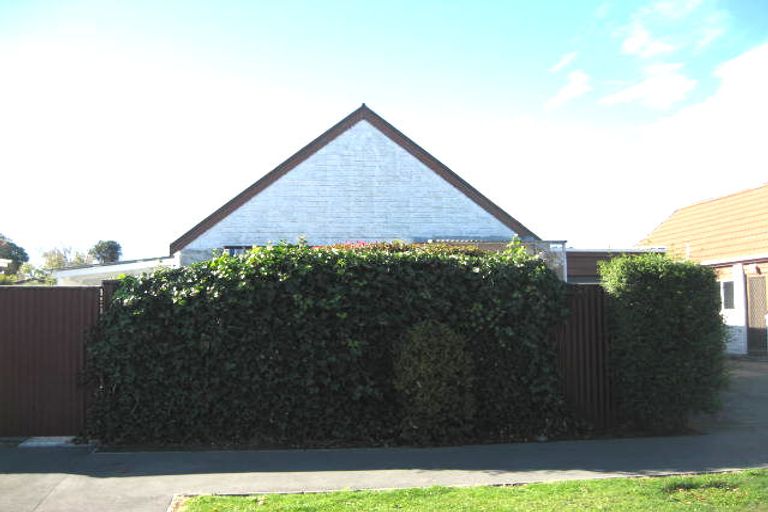 Photo of property in 1/52 Garreg Road, Bryndwr, Christchurch, 8052