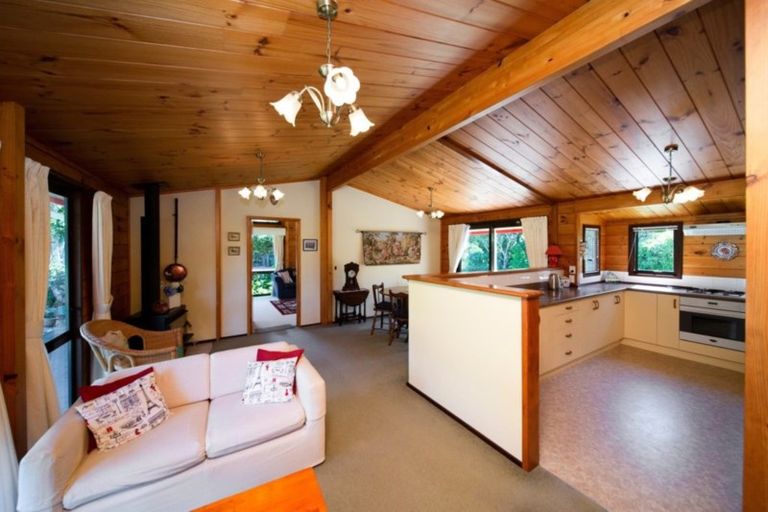 Photo of property in 37 Flint Road West, Stratford, 4332