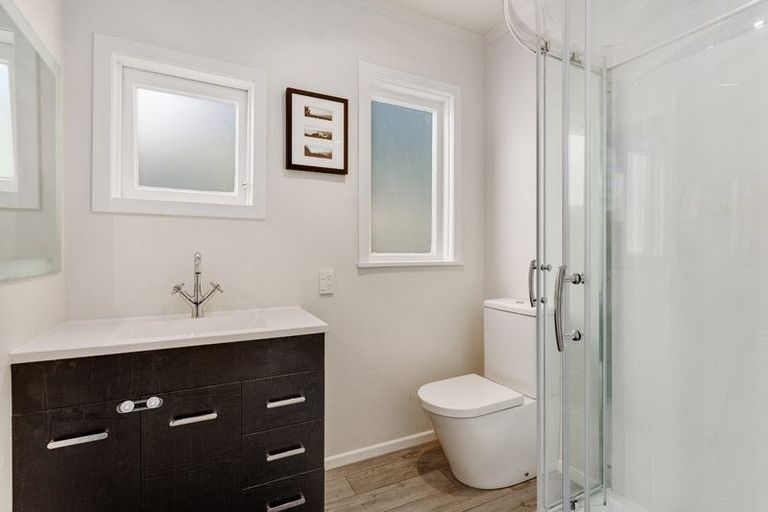Photo of property in 17b Brightside Road, Stanmore Bay, Whangaparaoa, 0932
