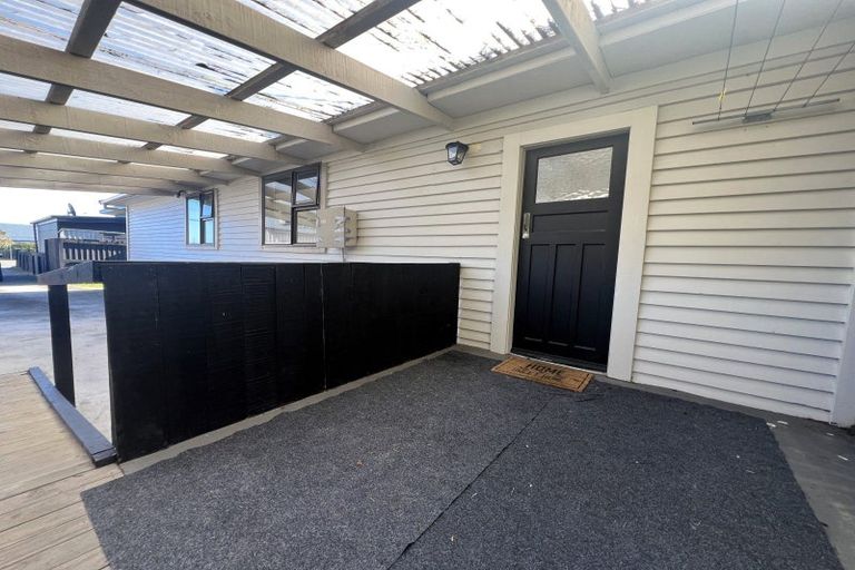 Photo of property in 33 Domett Street, Westport, 7825