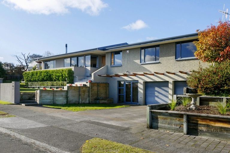 Photo of property in 10 Mccauley Grove, Hilltop, Taupo, 3330