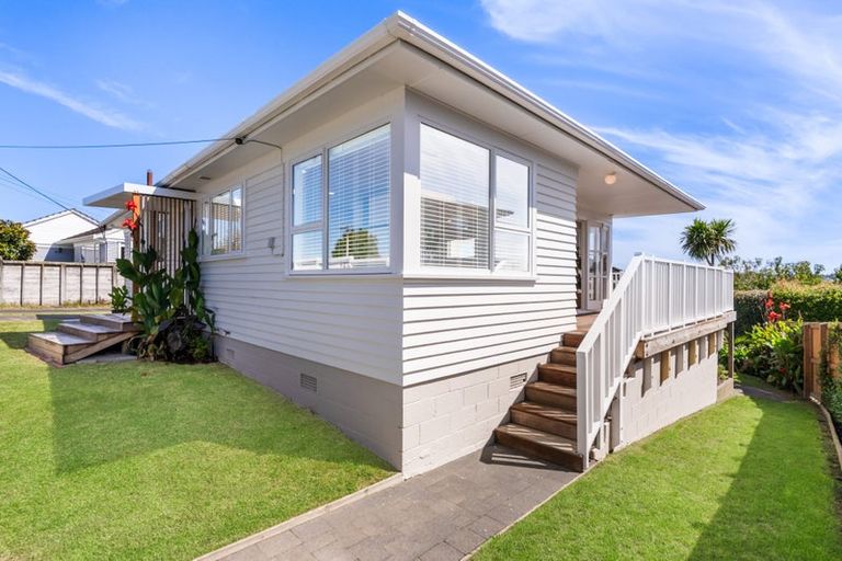 Photo of property in 1/10 Raines Avenue, Forrest Hill, Auckland, 0620