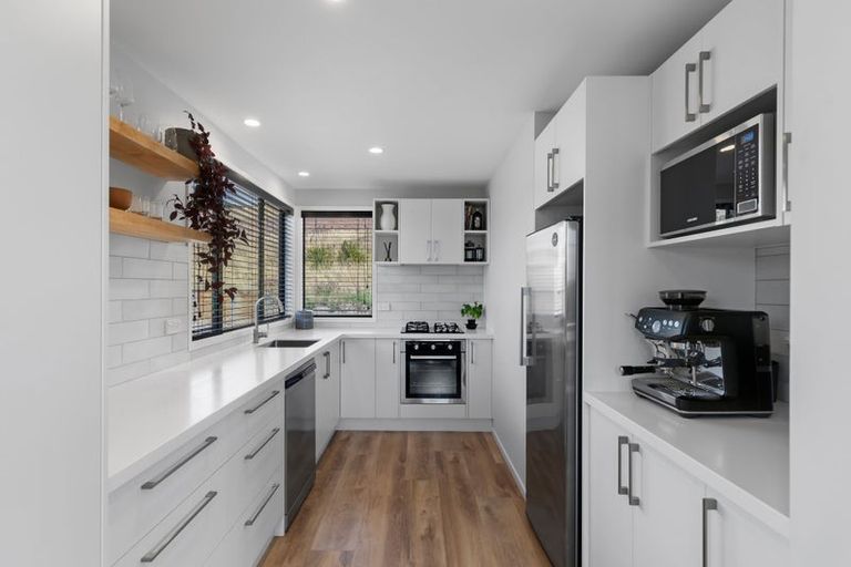 Photo of property in 77 Meadowstone Drive, Wanaka, 9305