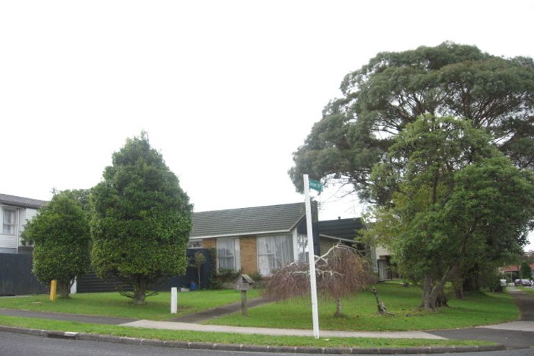Photo of property in 1/42 Walworth Avenue, Pakuranga Heights, Auckland, 2010