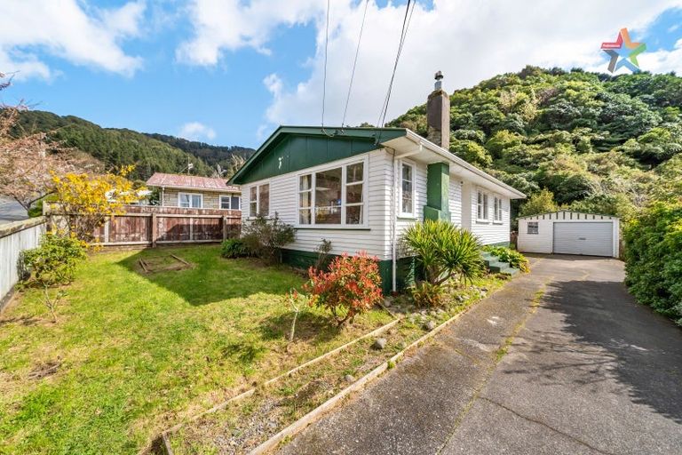 Photo of property in 58 Lees Grove, Wainuiomata, Lower Hutt, 5014
