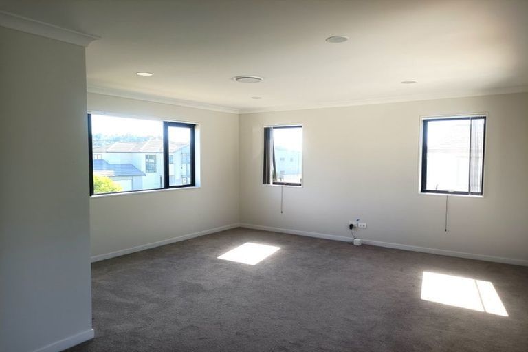 Photo of property in 58 Mettam Drive, Swanson, Auckland, 0614