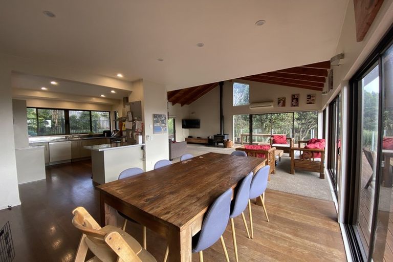 Photo of property in 285 Konini Road, Titirangi, Auckland, 0604