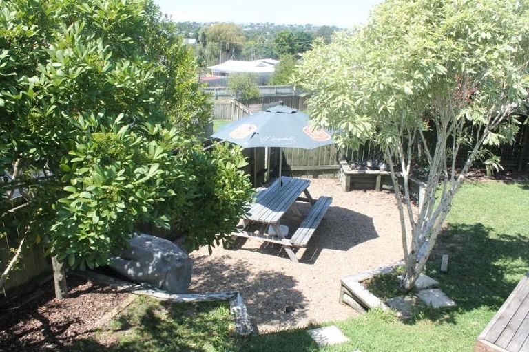 Photo of property in 26 Jean Place, Stanmore Bay, Whangaparaoa, 0932