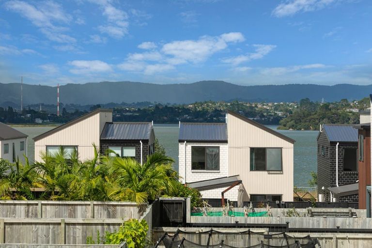 Photo of property in 6 Landing Path Drive, Hobsonville, Auckland, 0616