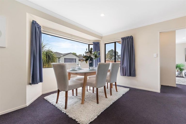 Photo of property in 11 Lieshout Way, Pukekohe, 2120