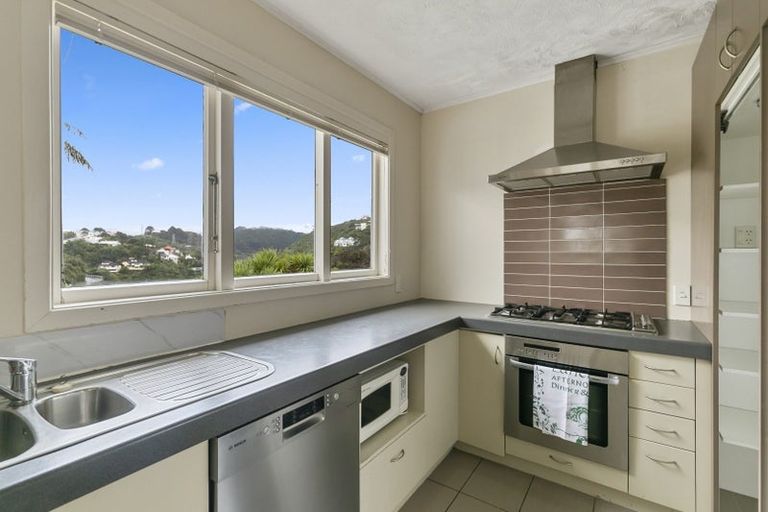 Photo of property in 18 Putnam Street, Northland, Wellington, 6012