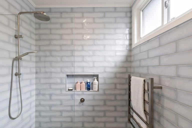 Photo of property in 59 Endeavour Street, Lyall Bay, Wellington, 6022